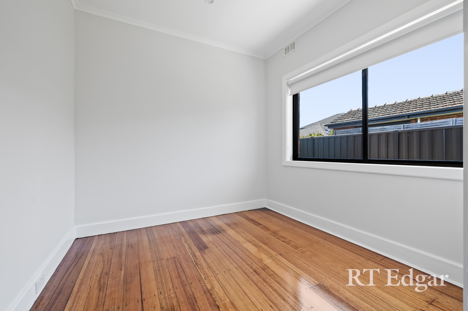 Property Gallery Thumbnail 8