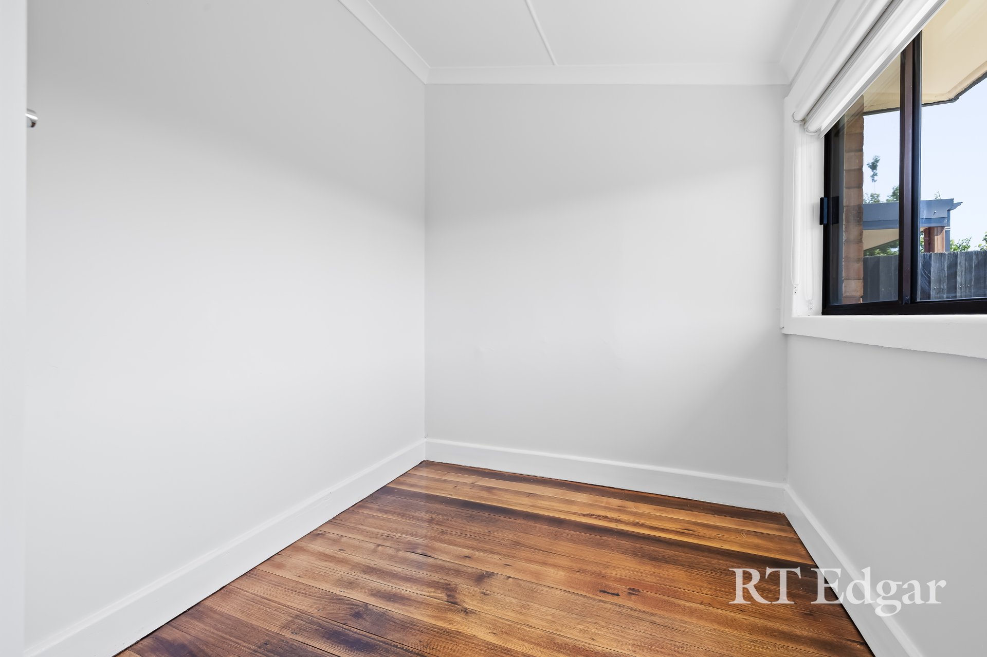 Property Gallery Thumbnail 9