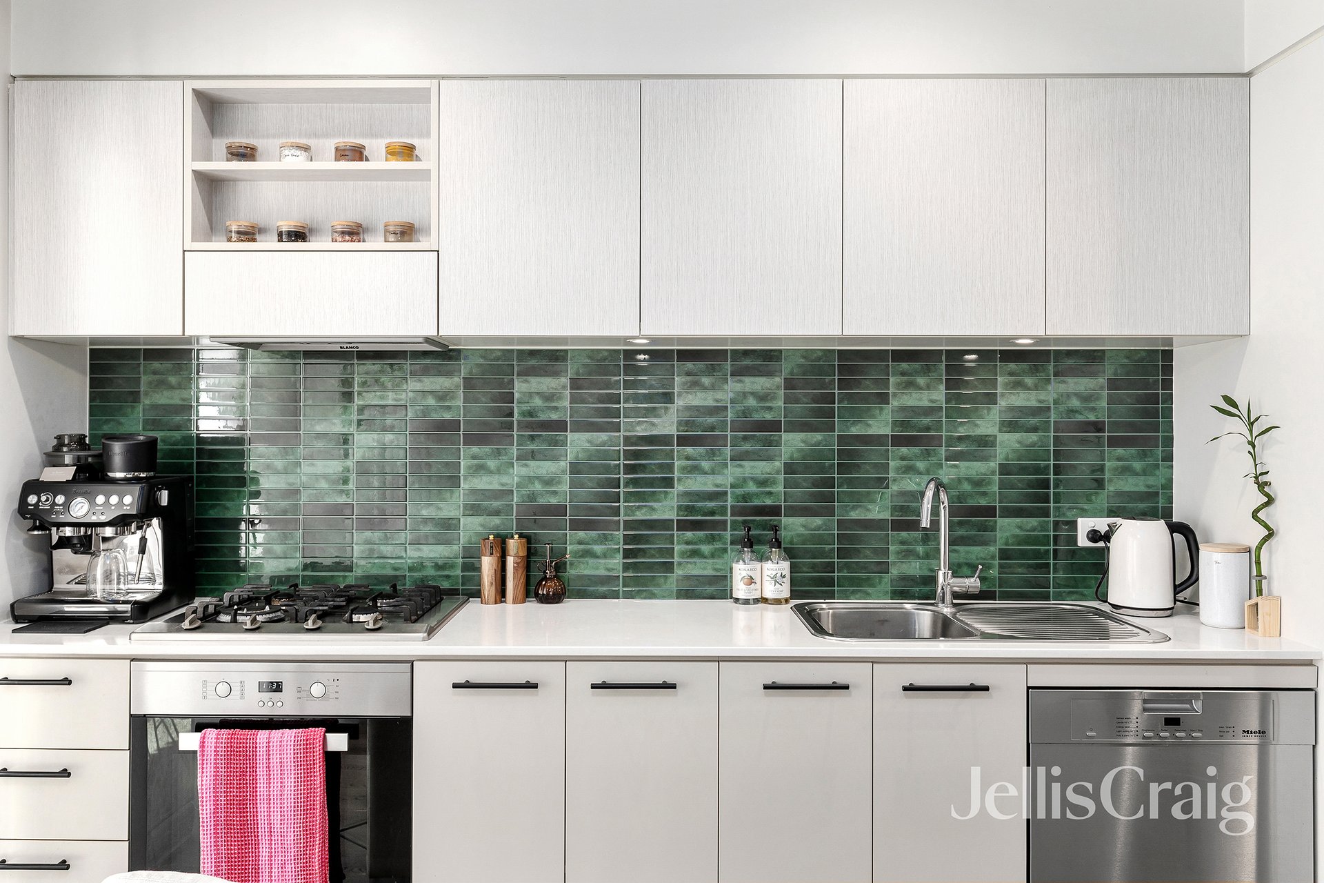 3b/168 Victoria Road, Northcote image 6