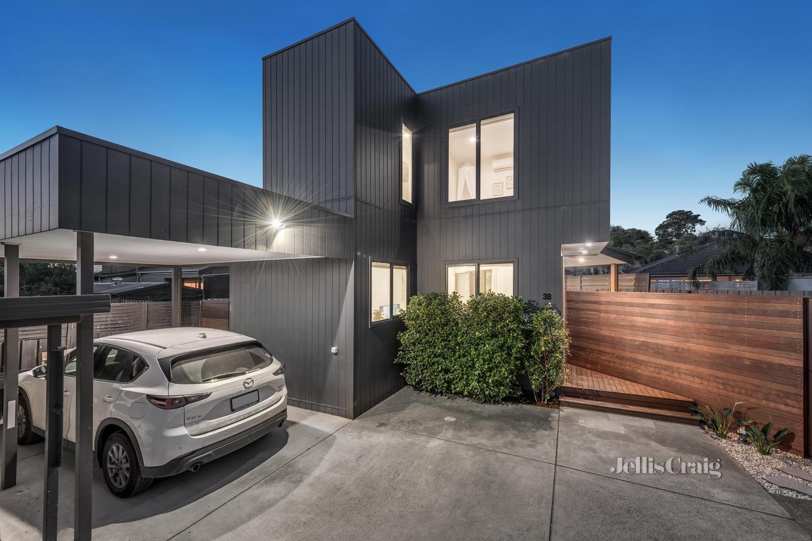 3B/2 Nina Court, Bentleigh East image 1