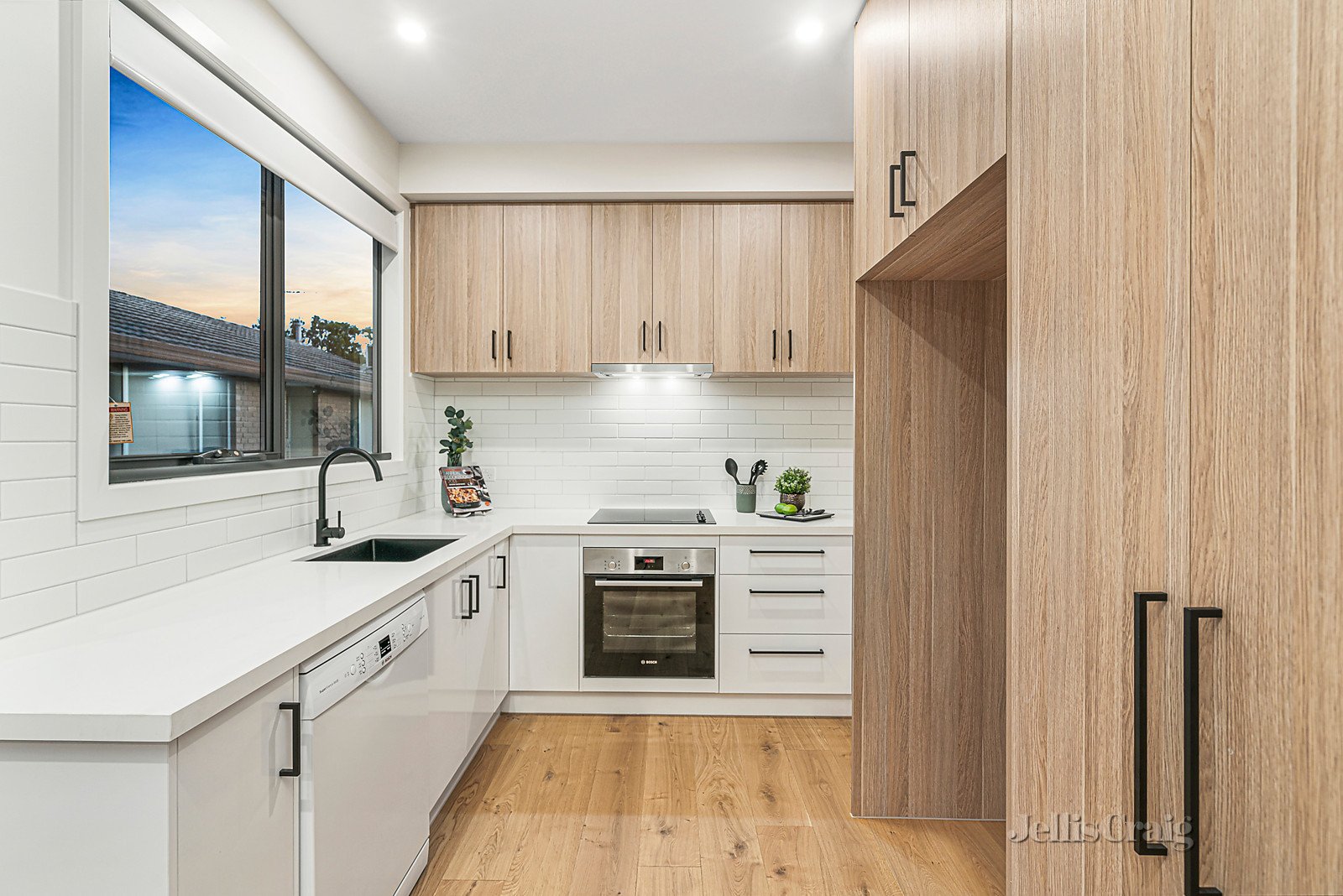 3B/2 Nina Court, Bentleigh East image 6