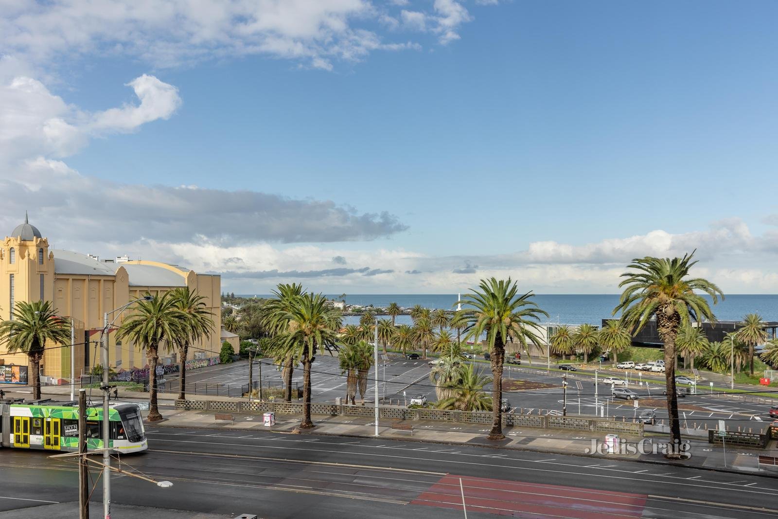 3C/21 The Esplanade, St Kilda image 4