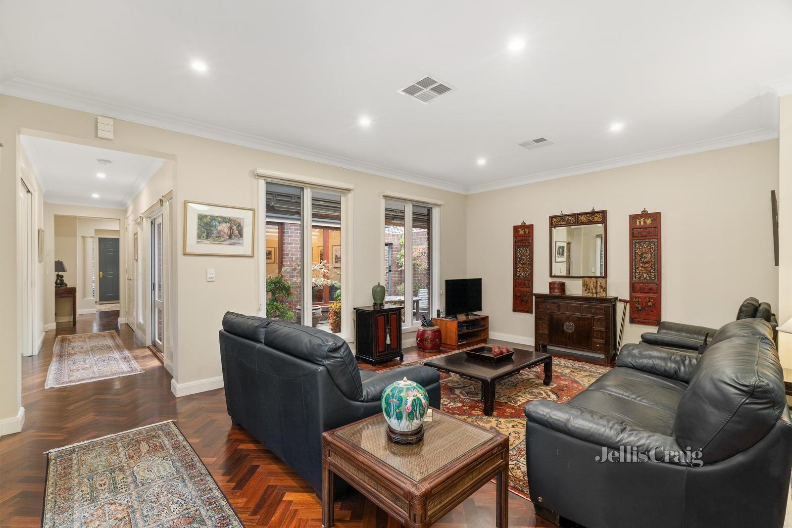 4 Ajax Drive, Wheelers Hill image 2