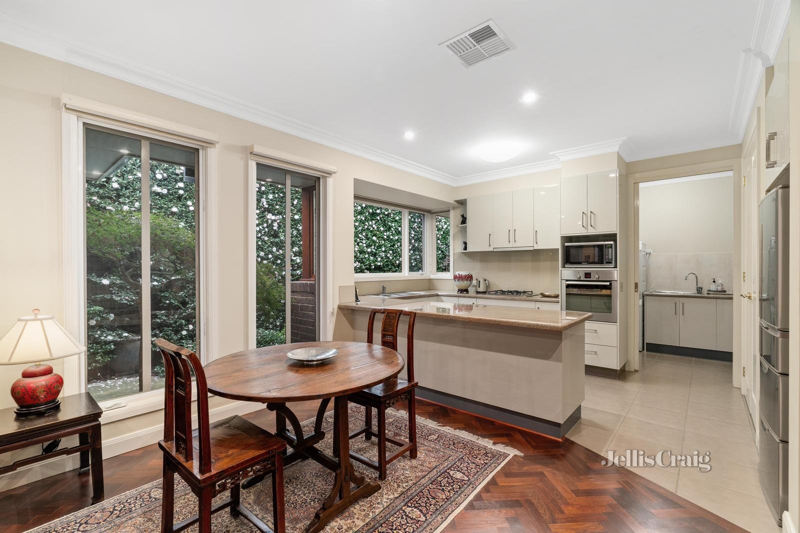 4 Ajax Drive, Wheelers Hill image 3