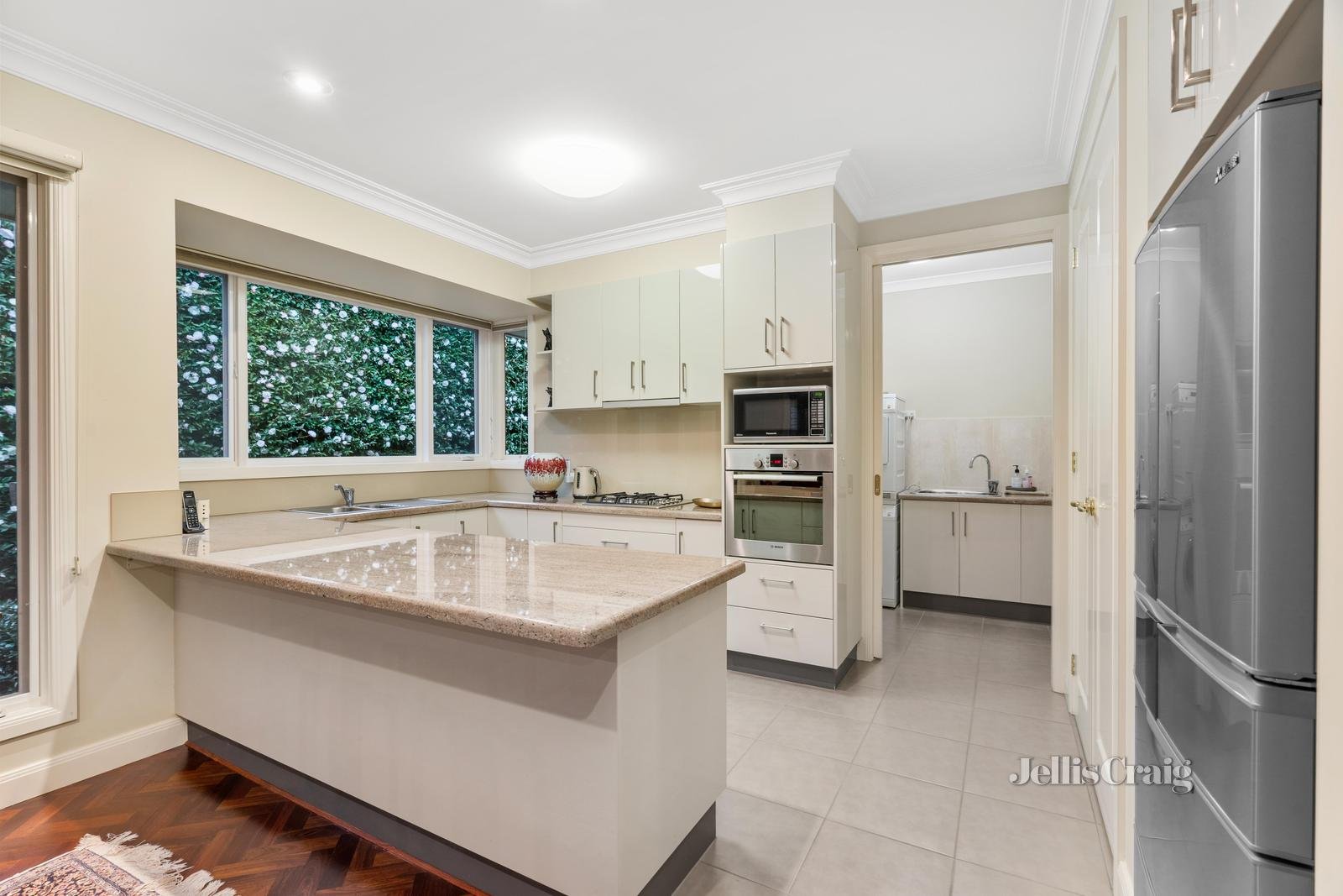 4 Ajax Drive, Wheelers Hill image 4