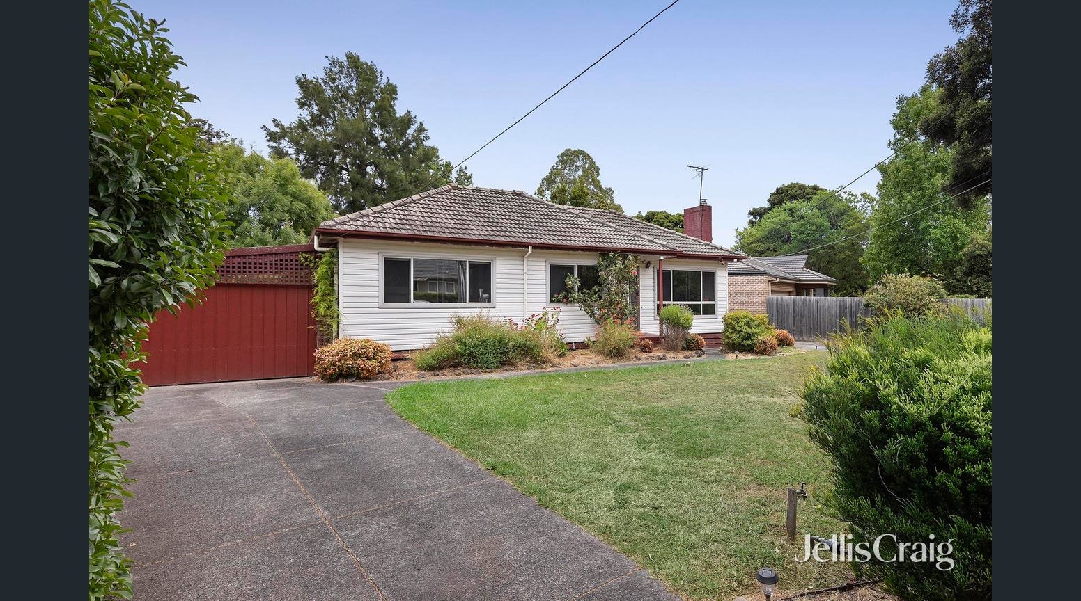 4 Allaware Avenue, Croydon image 1