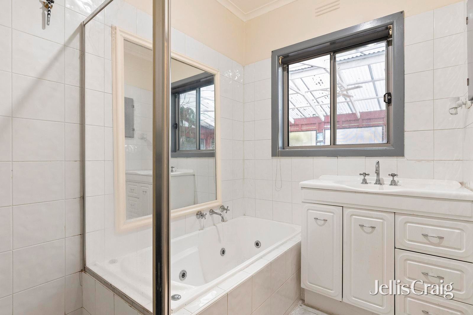 4 Allaware Avenue, Croydon image 4
