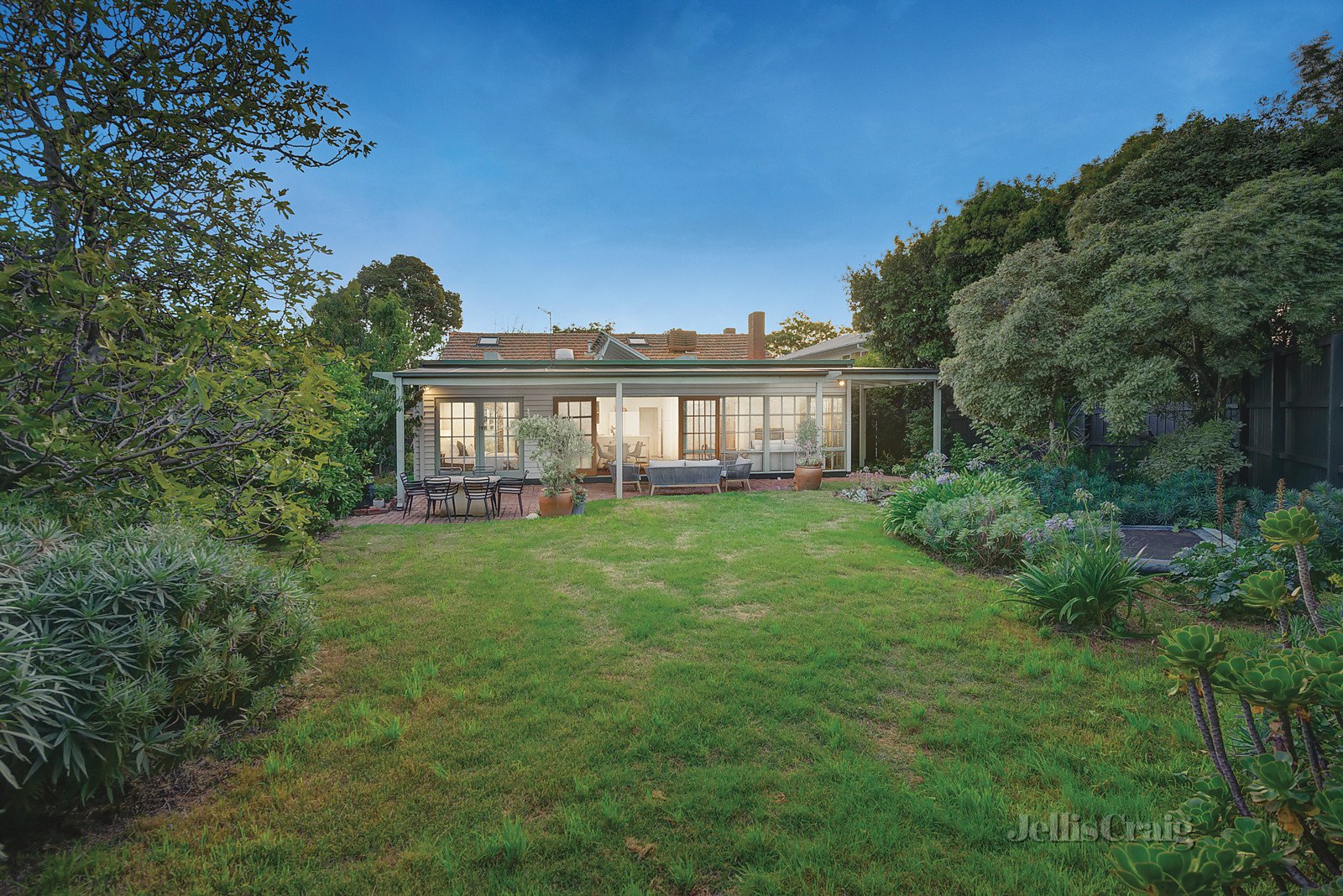 4 Amiens Street, Hampton image 16