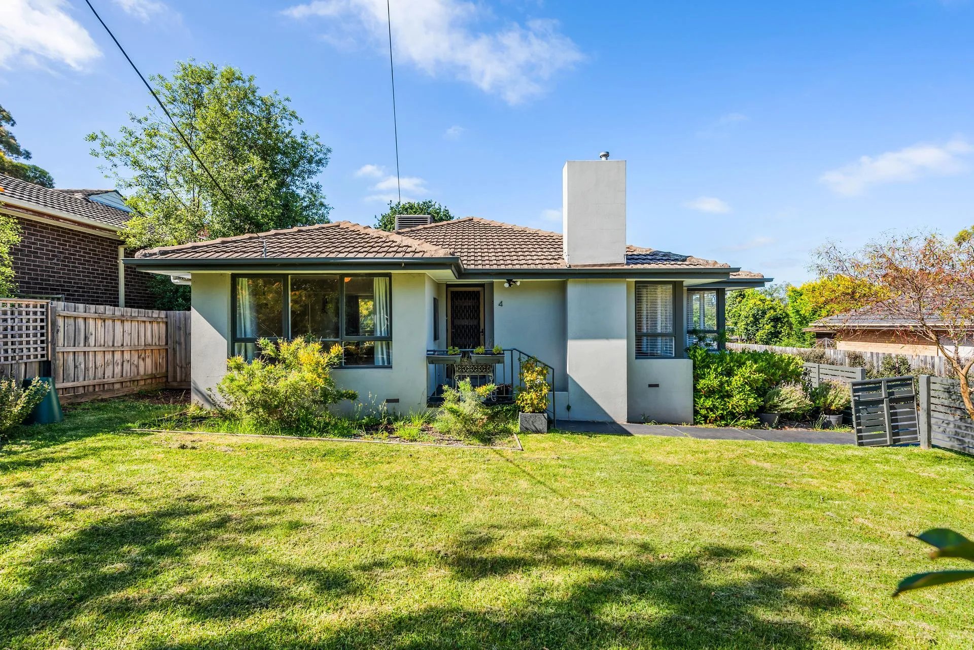 4 Araluen Drive, Croydon image 1