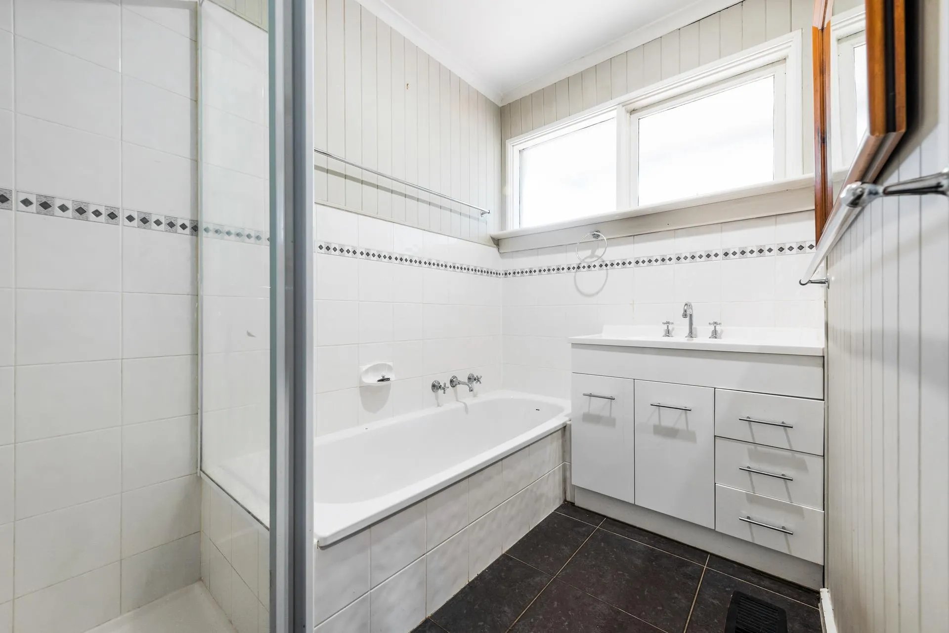 4 Araluen Drive, Croydon image 5