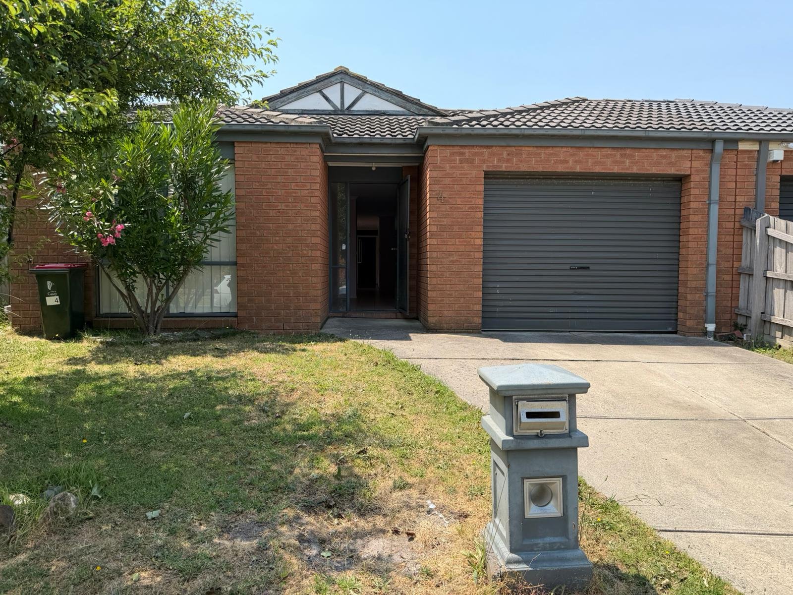 4 Armoy Close, Cranbourne image 1