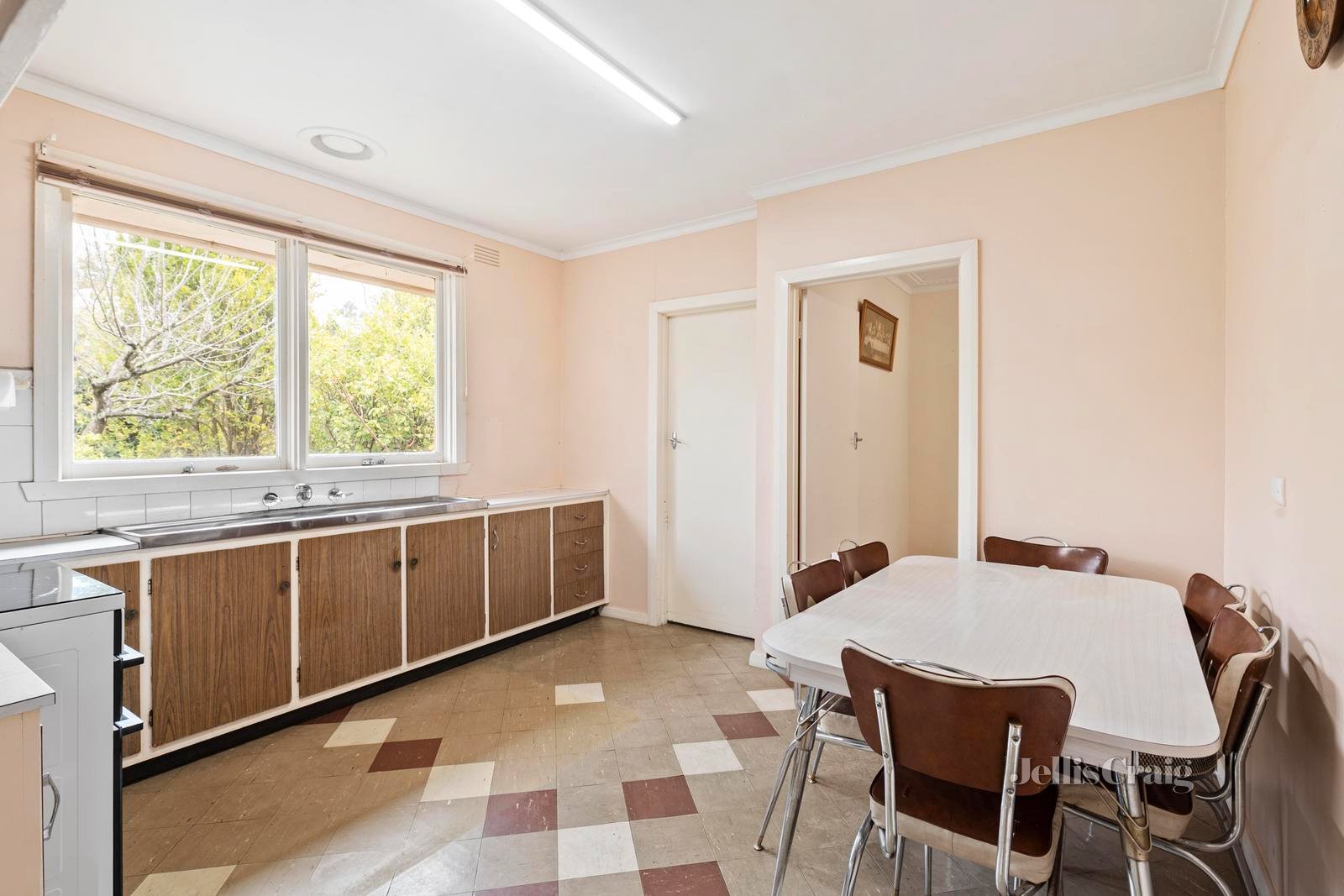 4 Armstrong Road, Heathmont image 3