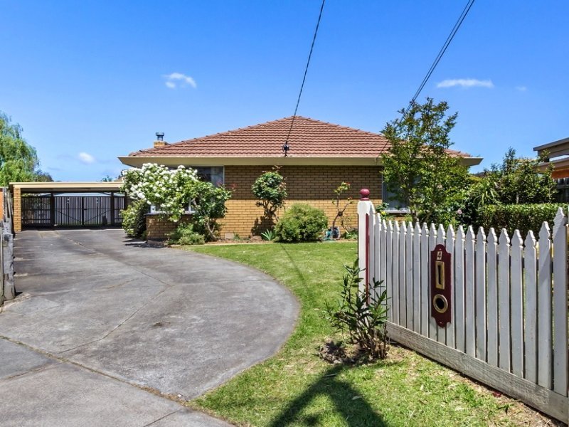 4 Aston Court, Burwood East image 2