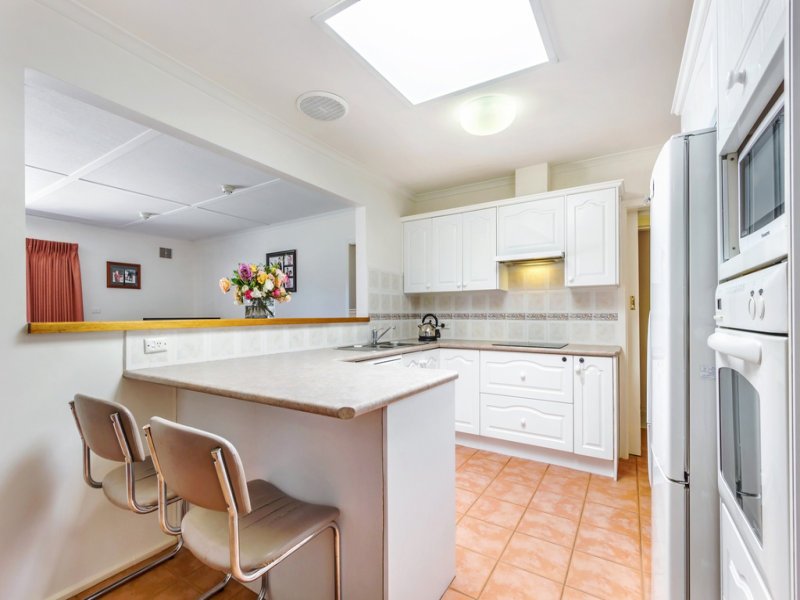 4 Aston Court, Burwood East image 8