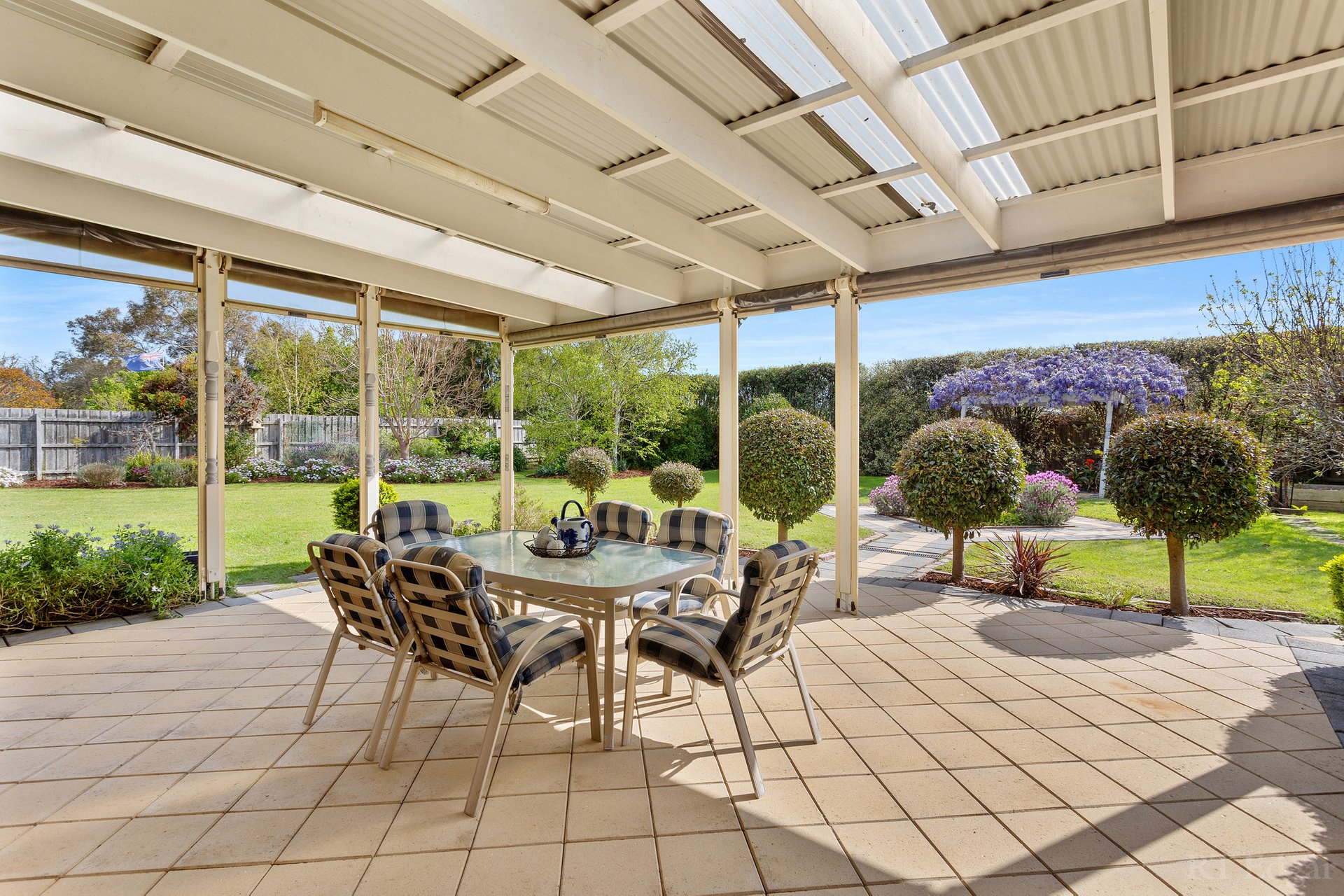 Property Gallery Thumbnail 9