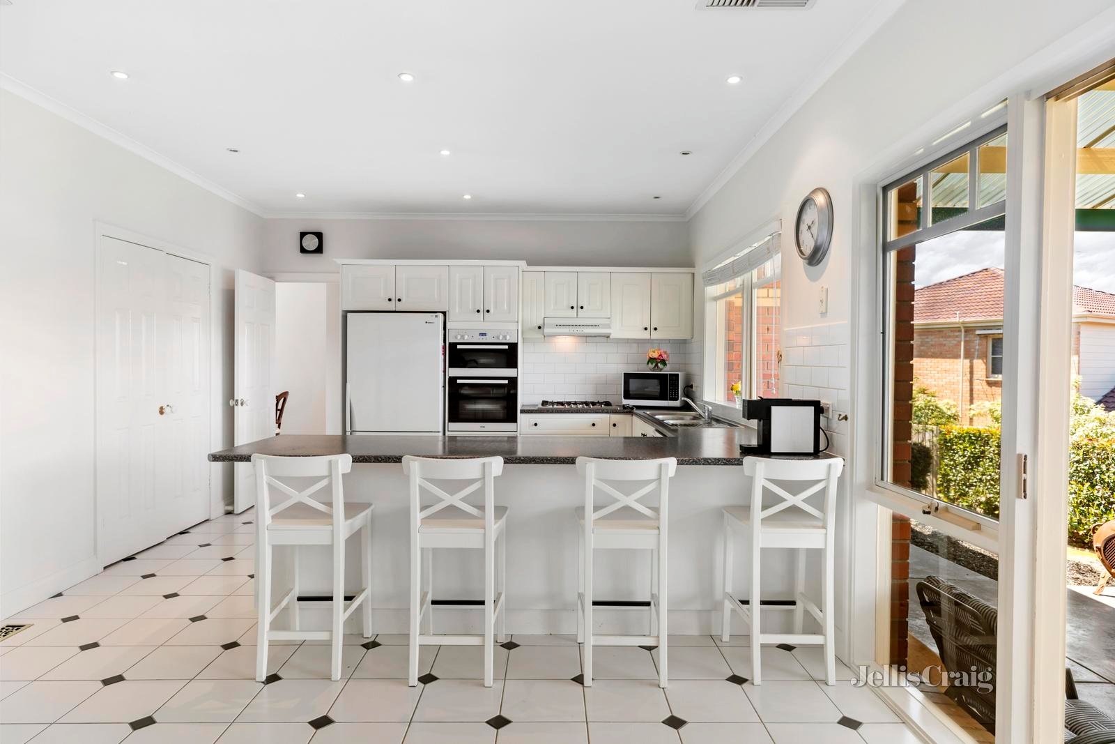 4 Balcombe Court, Donvale image 2