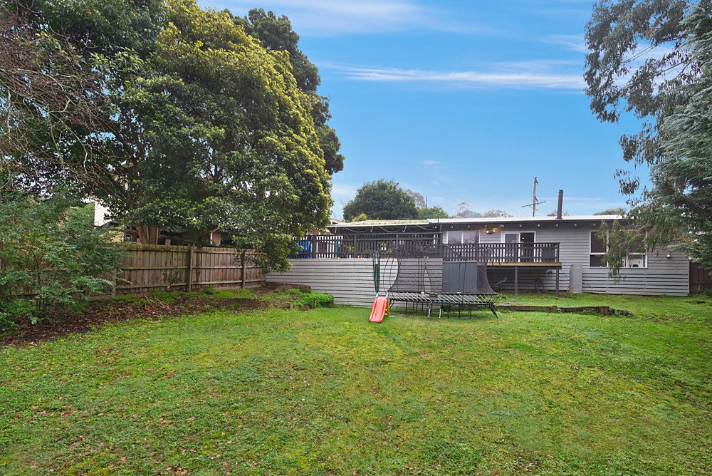 4 Baradine Road, Mooroolbark image 2