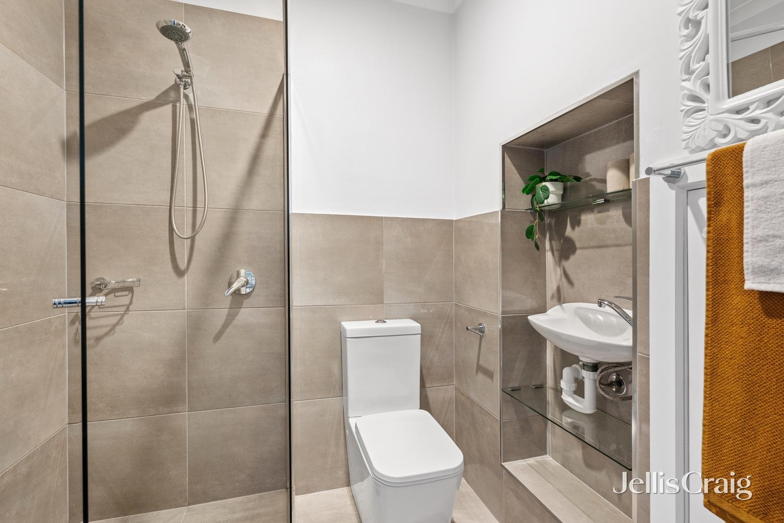 4 Barcelona Street, Box Hill image 9