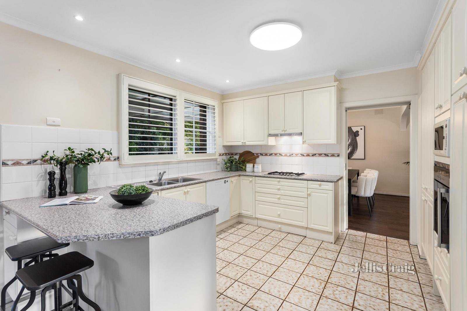 4 Baxter Court, Mount Waverley image 3