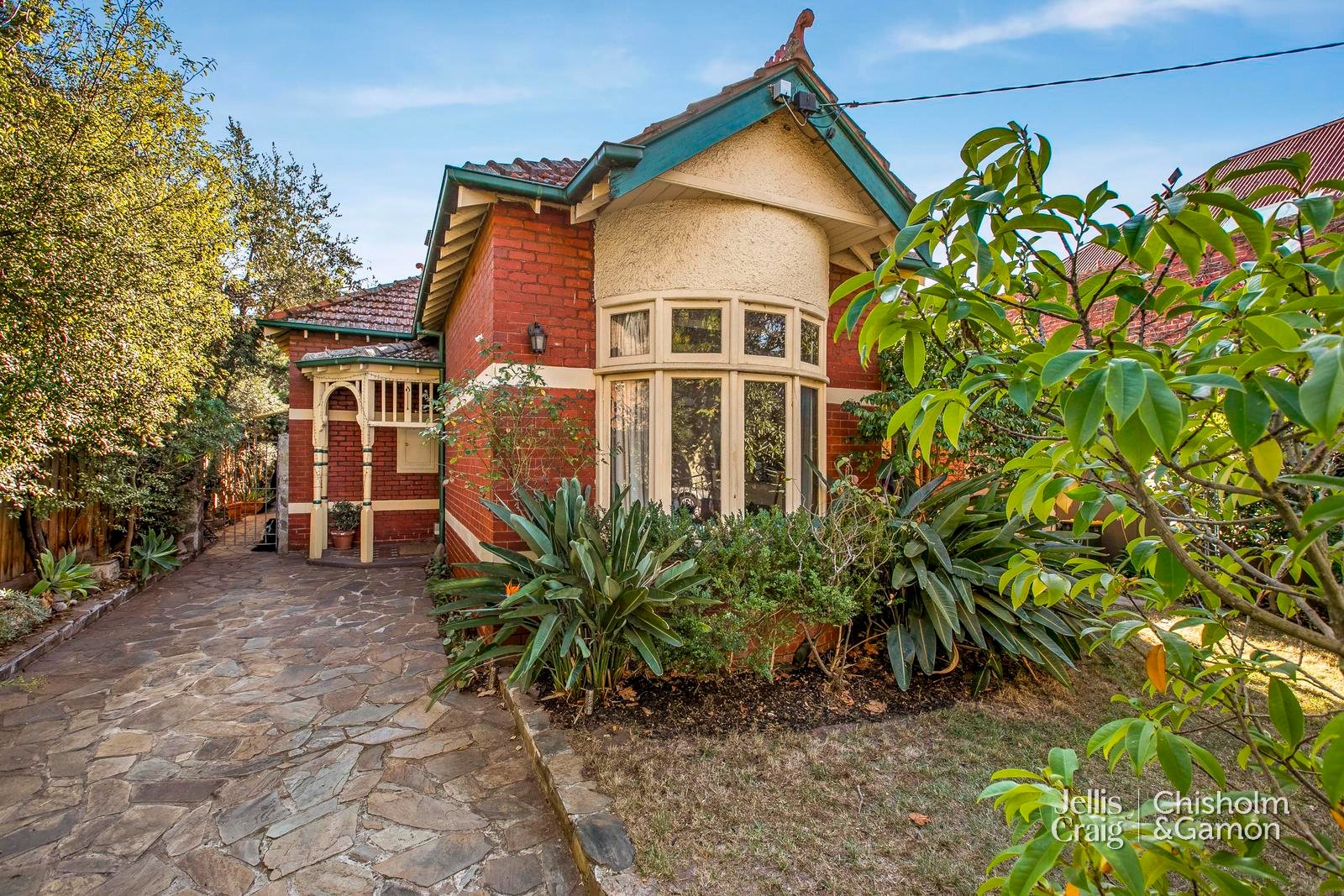 4 Beach Avenue, Elwood image 1