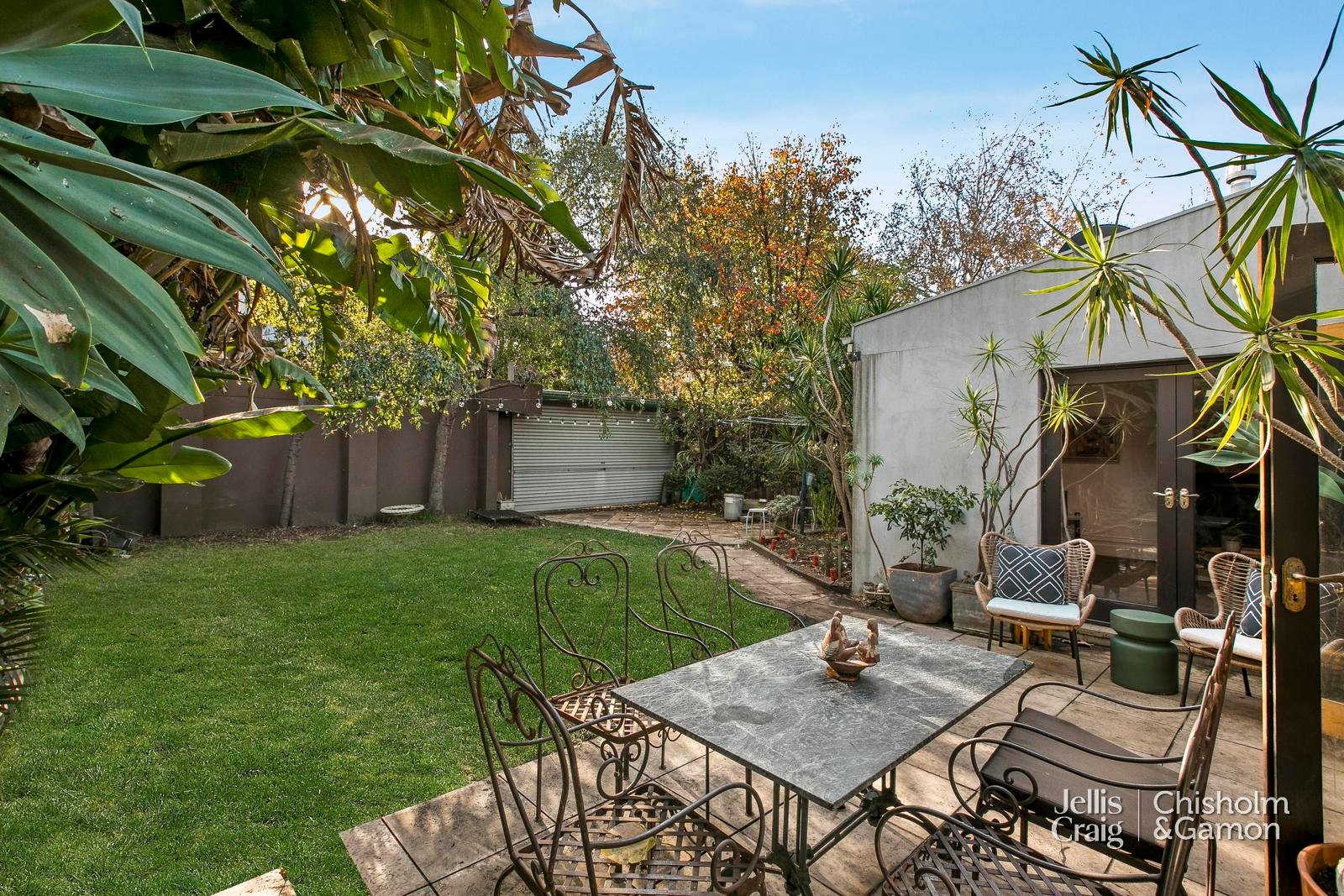 4 Beach Avenue, Elwood image 19