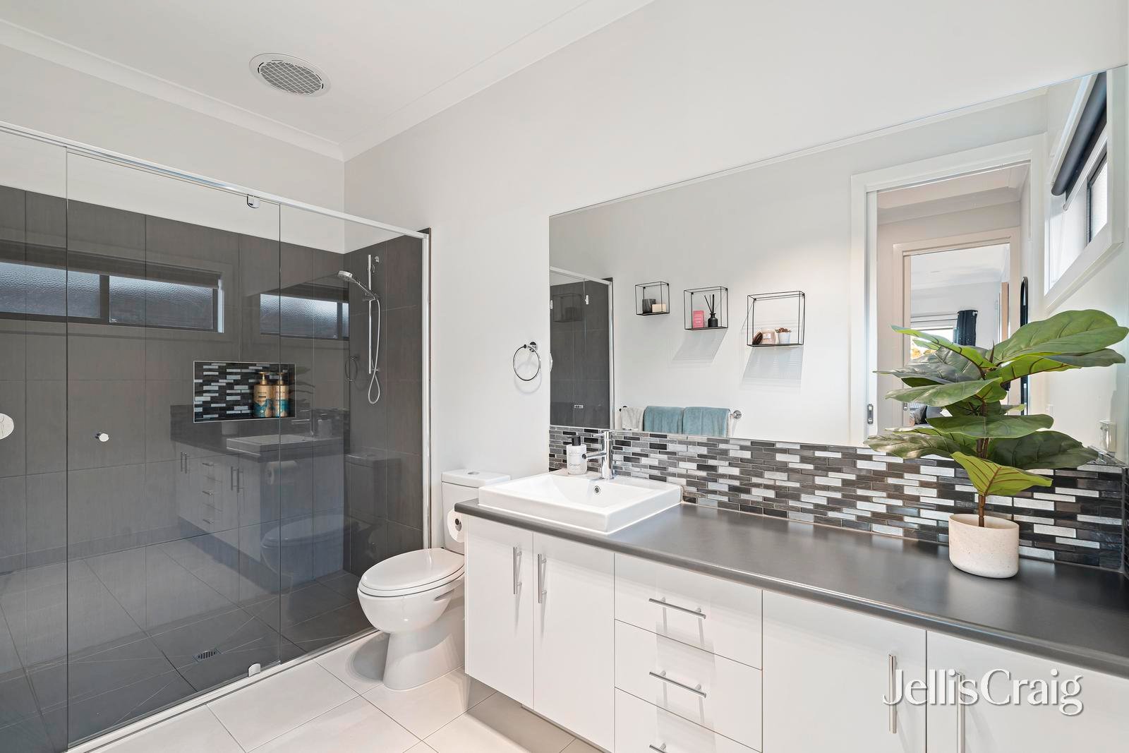 4 Beaumont Drive, Chirnside&nbsp;Park image 12