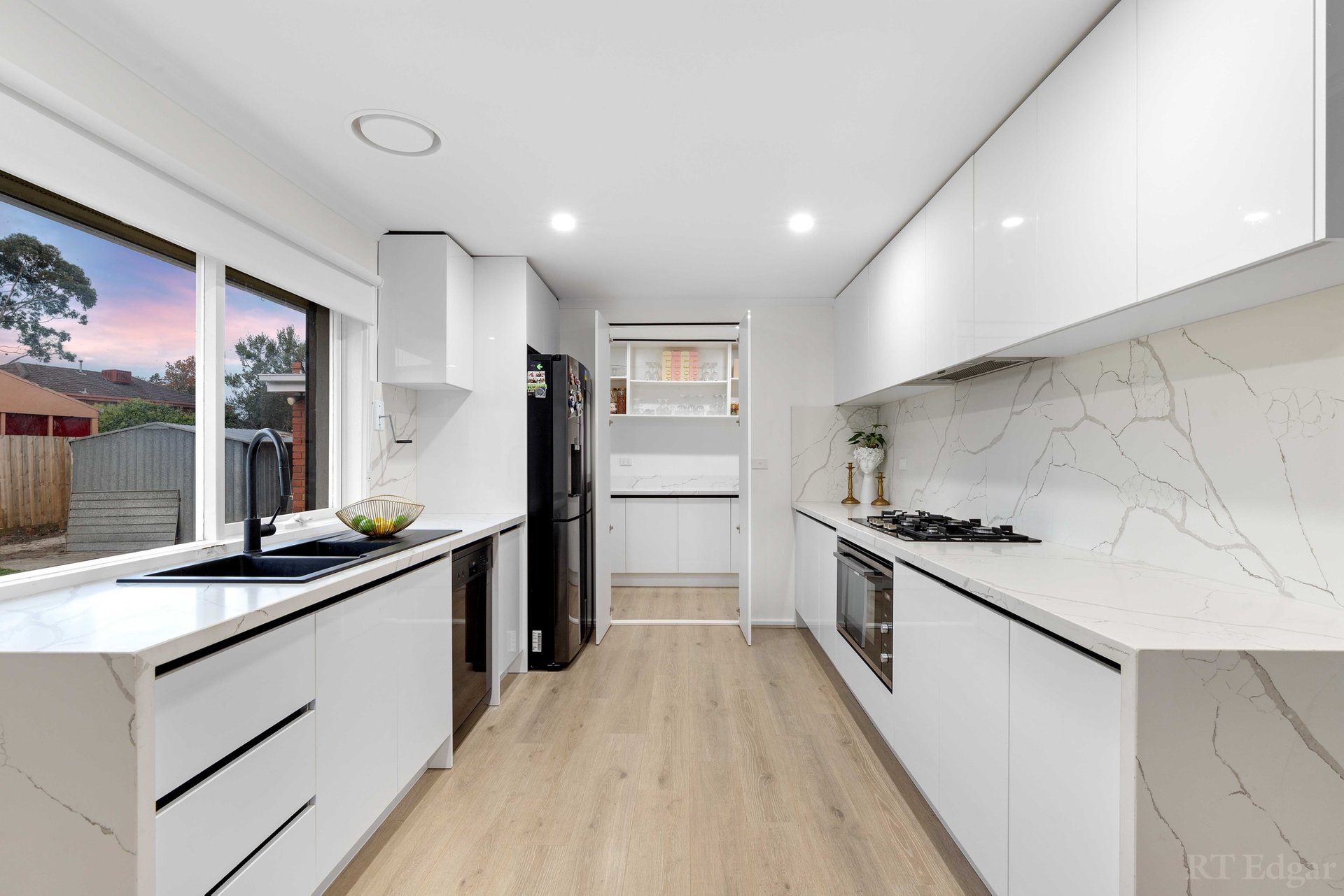 Property Gallery Thumbnail 6