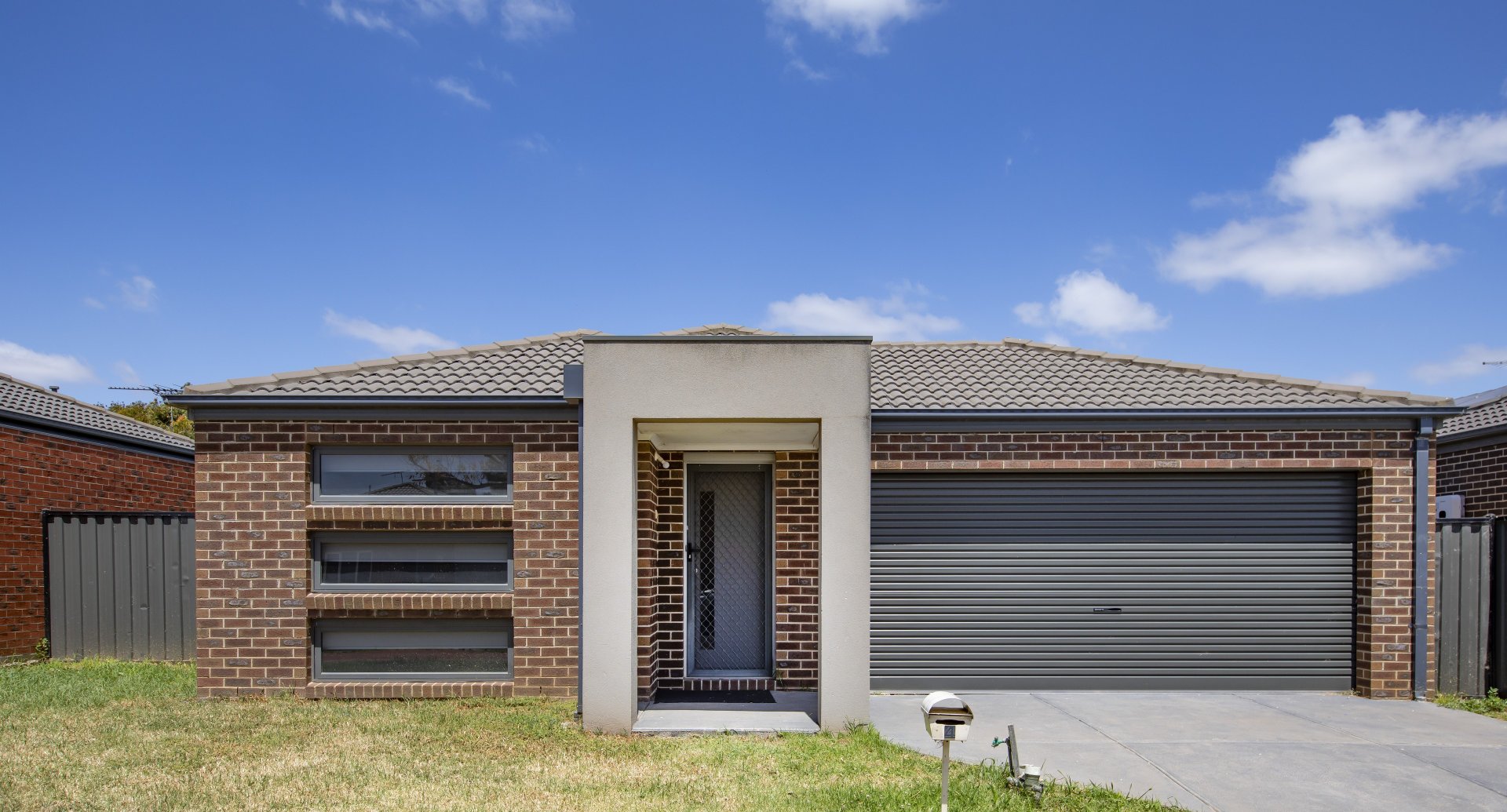 4 Billabong Crescent TARNEIT