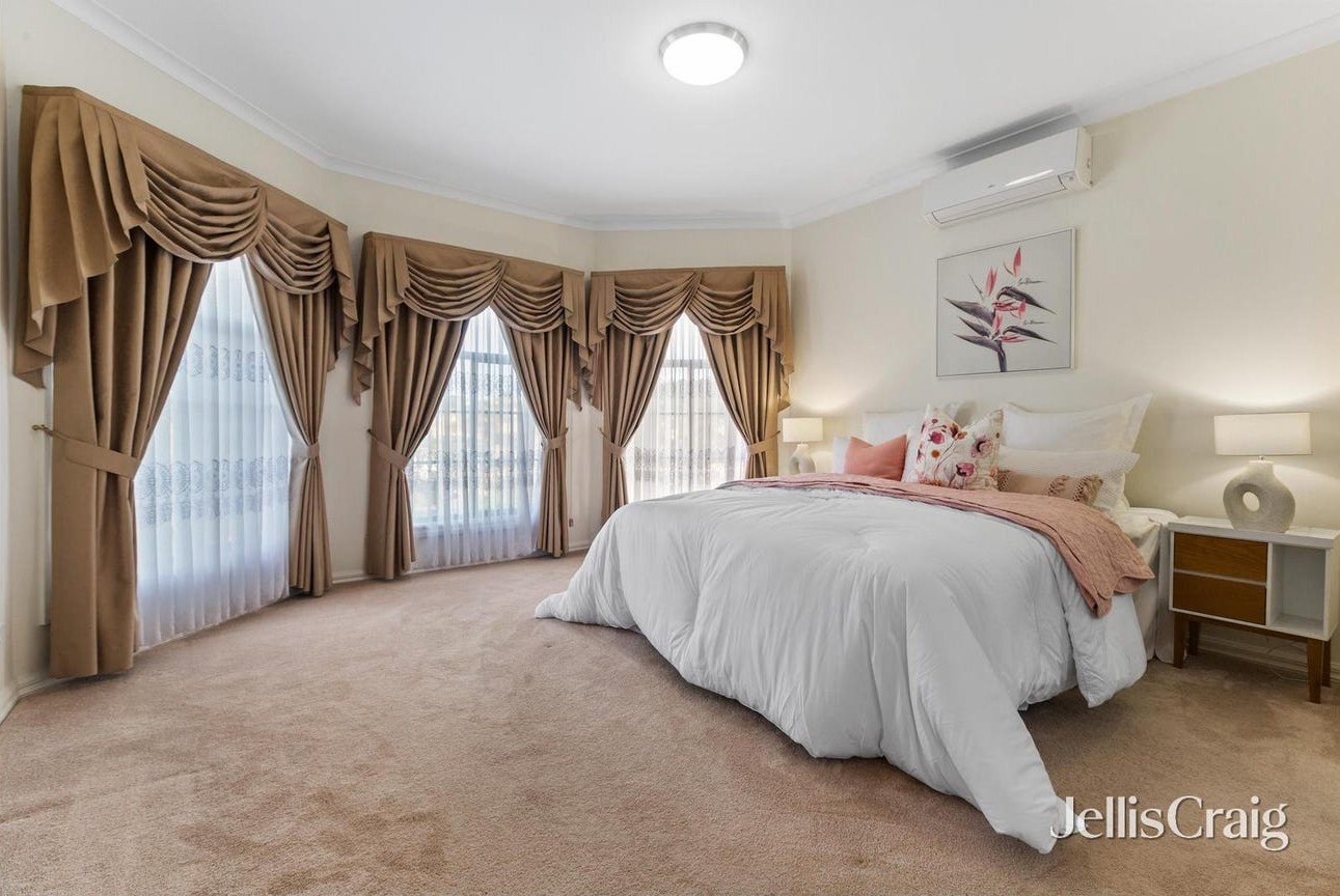 4 Blackbird Rise, Avondale&nbsp;Heights image 8