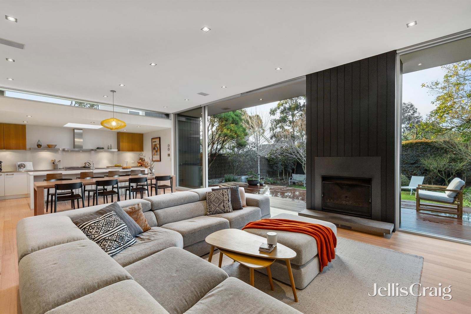 4 Blenheim Avenue, Mont Albert image 3