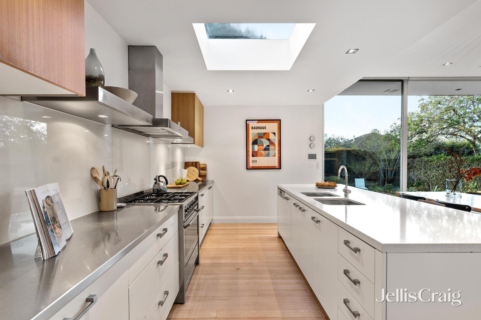 4 Blenheim Avenue, Mont Albert image 6
