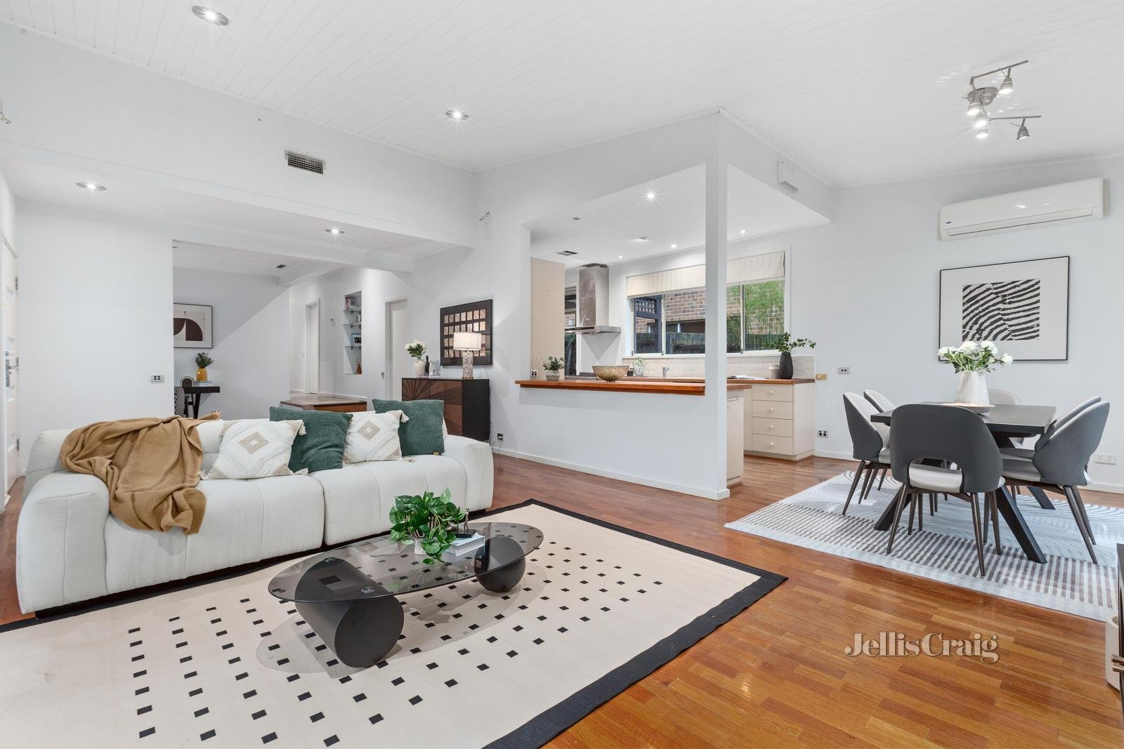 4 Bond Street, Mount Waverley image 4