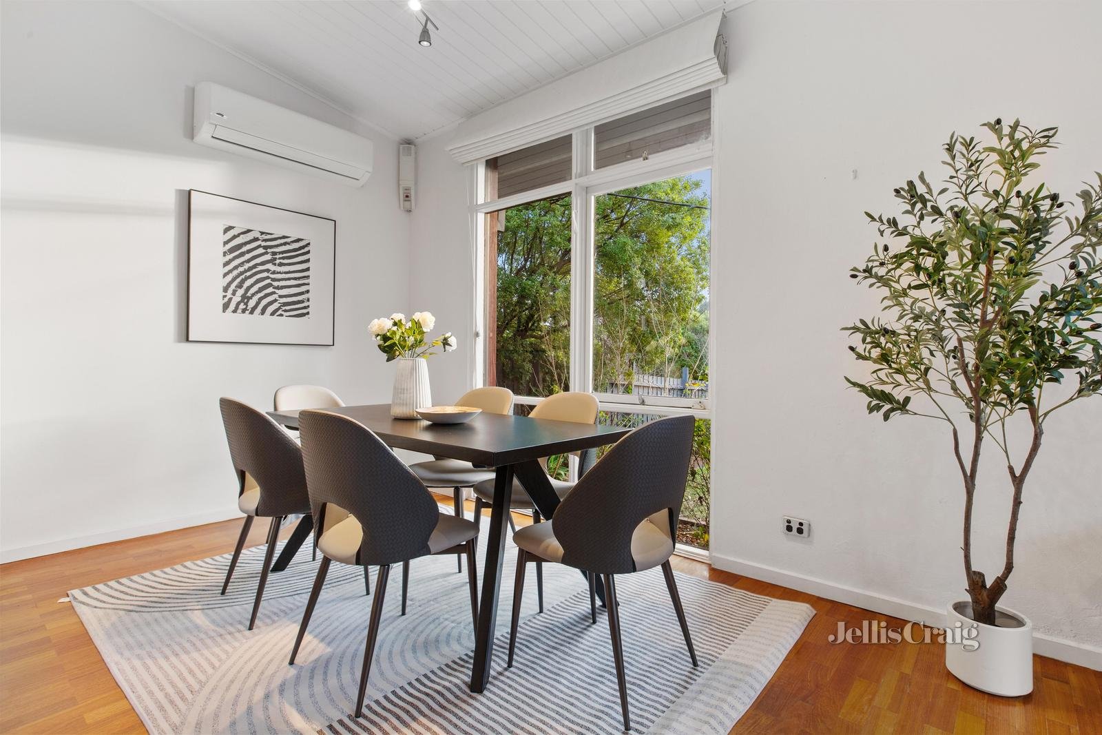 4 Bond Street, Mount Waverley image 5