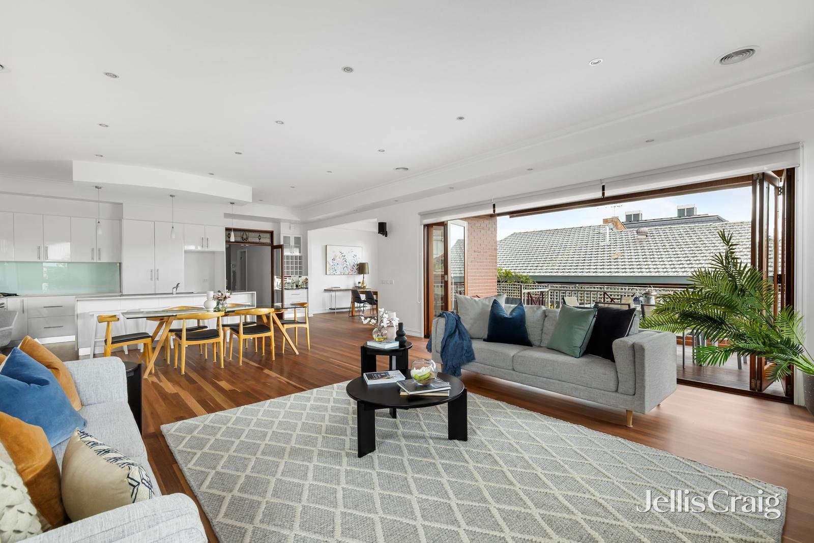 4 Boorool Road, Kew East image 2