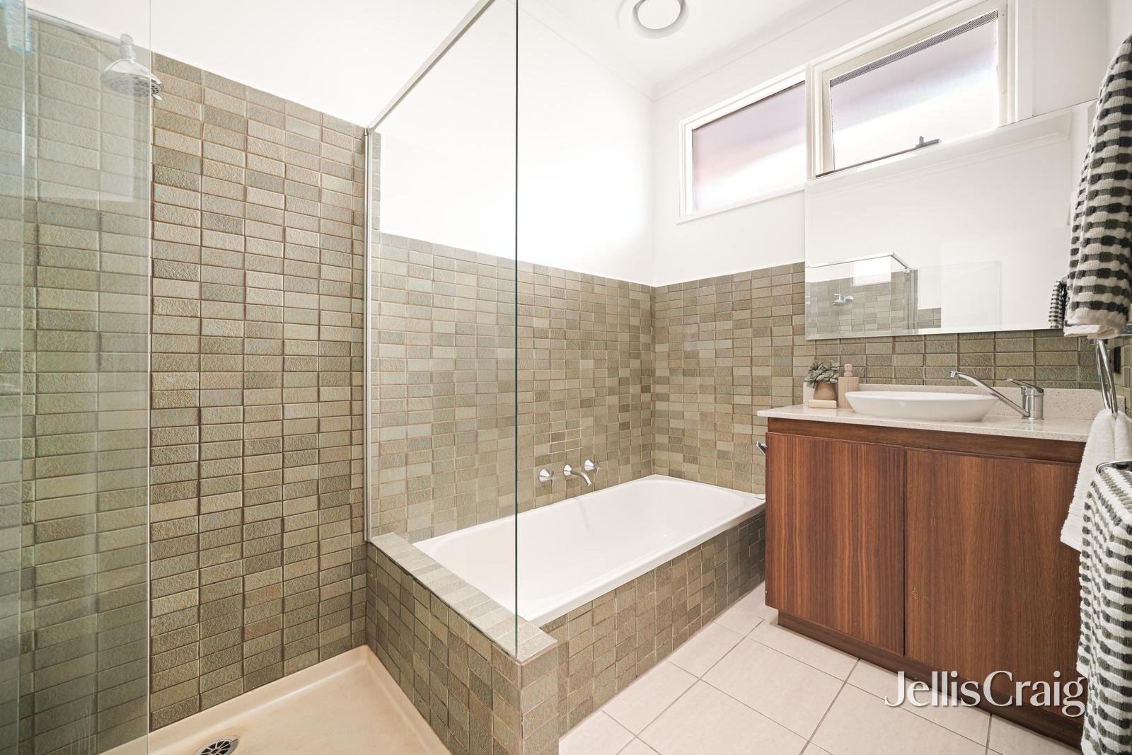 4 Bowen Court, Mentone image 10