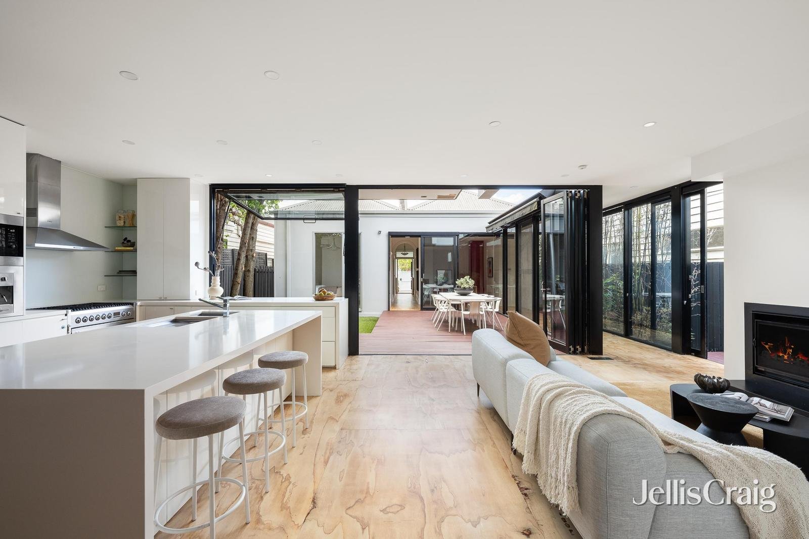 4 Bowen Street, Hawthorn image 2