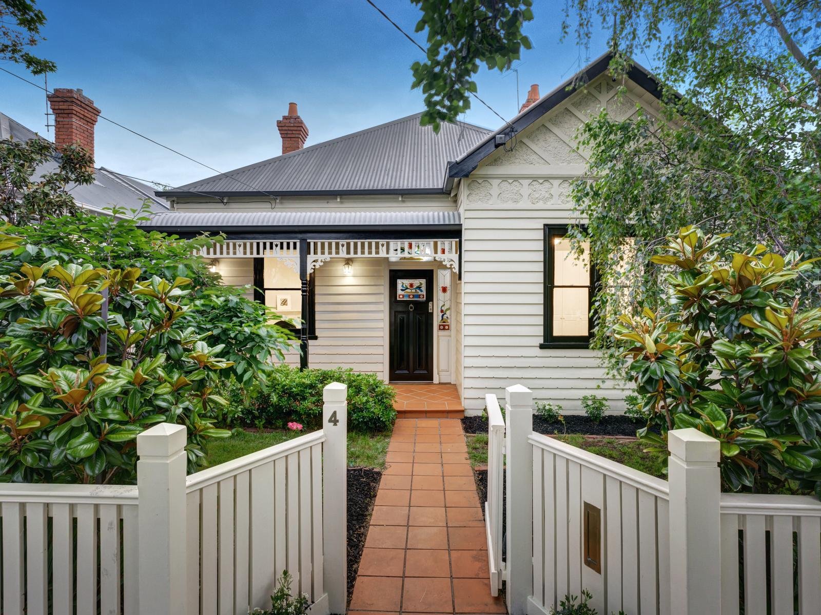 4 Buckley Street, Carnegie image 1