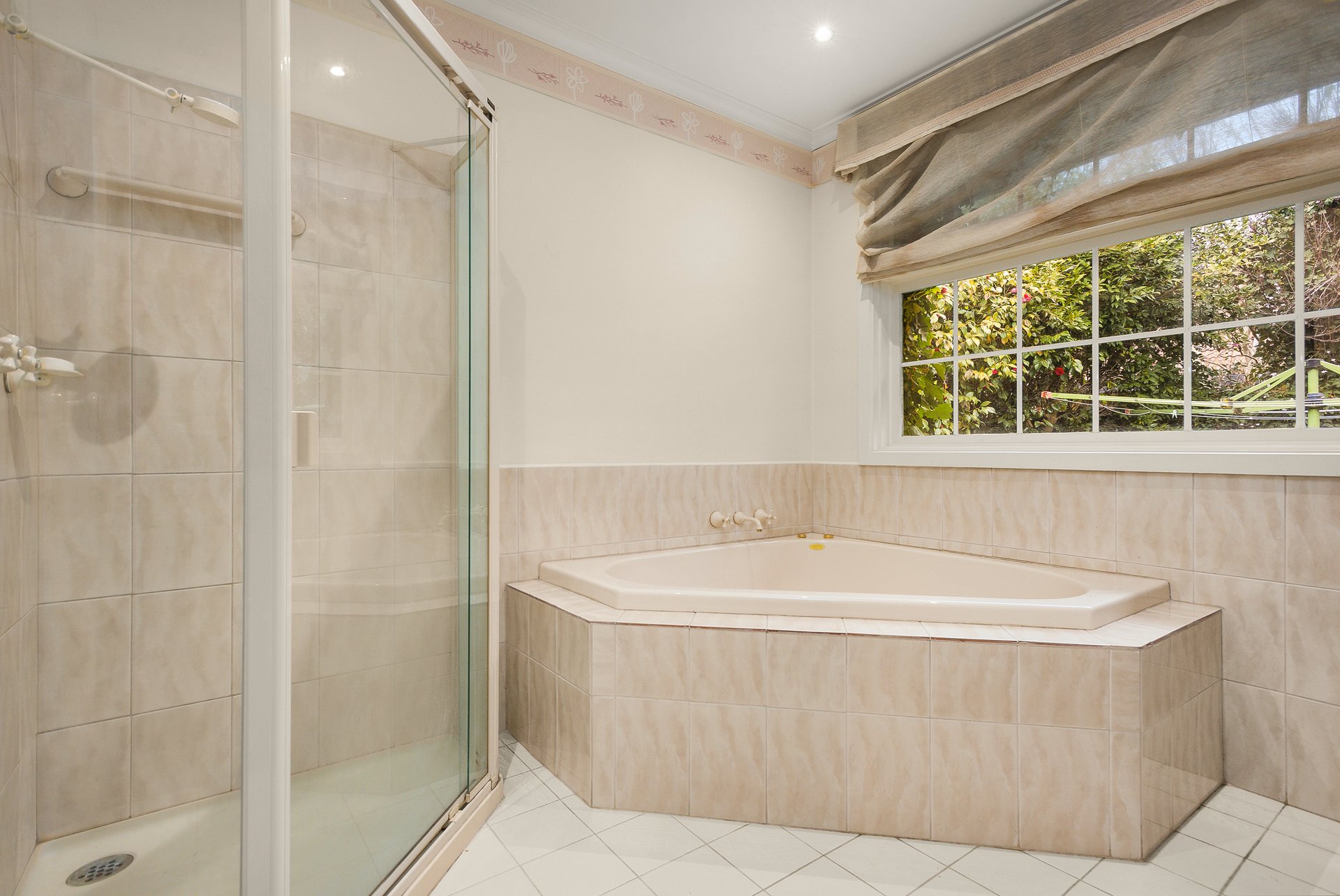 4 Camden Court, Glen&nbsp;Waverley image 9