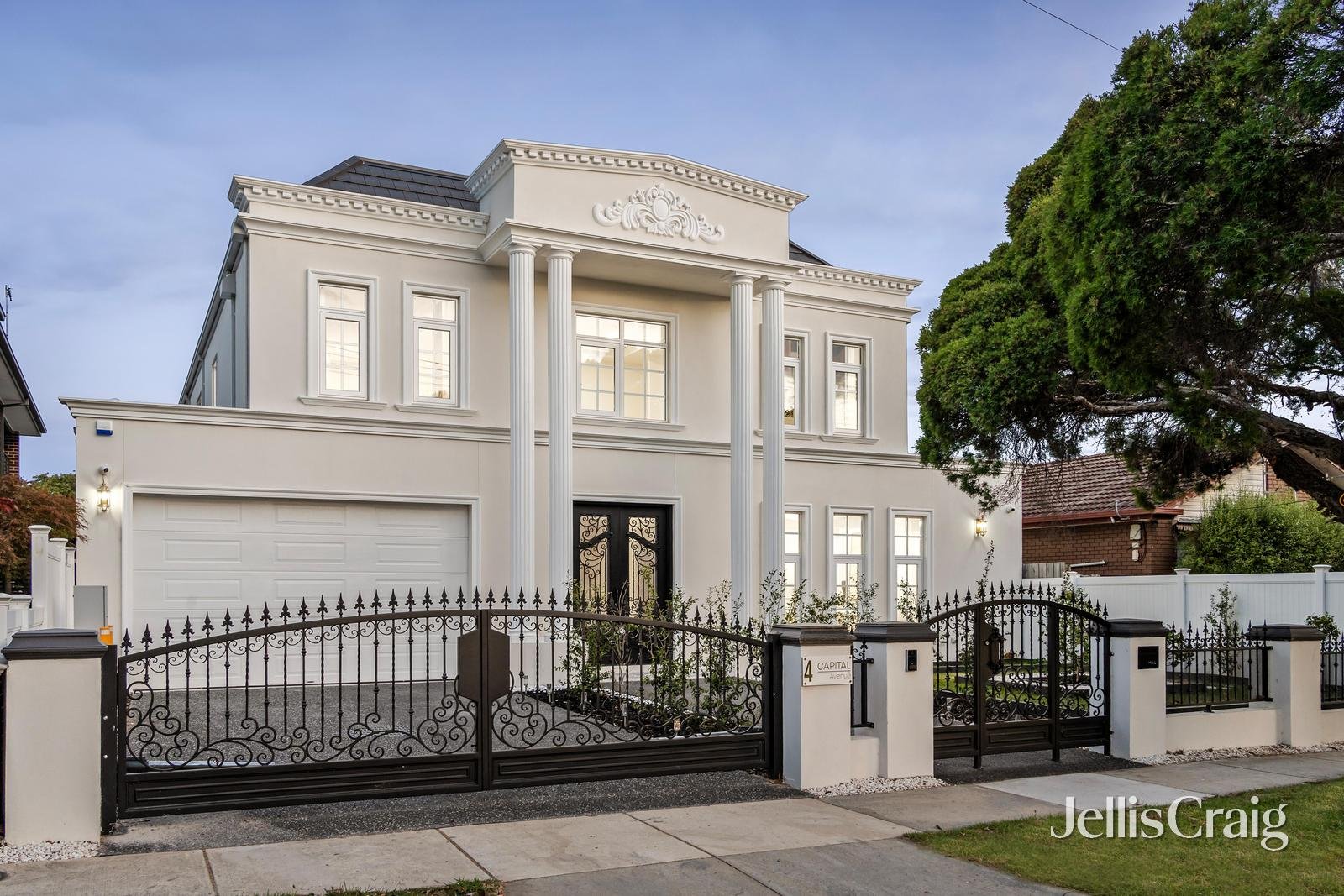 4 Capital Avenue, Glen&nbsp;Waverley image 2