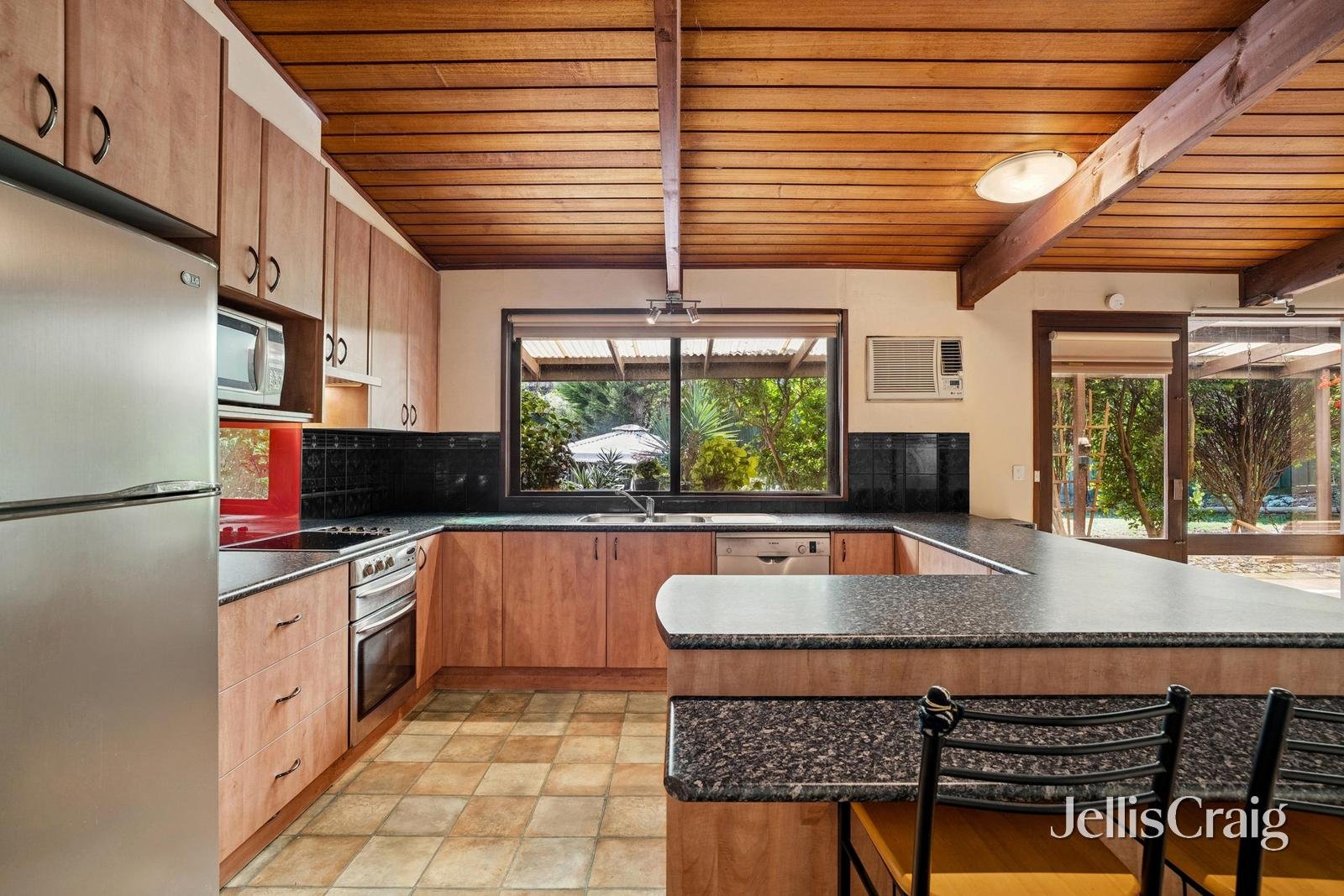 4 Caringal Avenue, Doncaster image 4