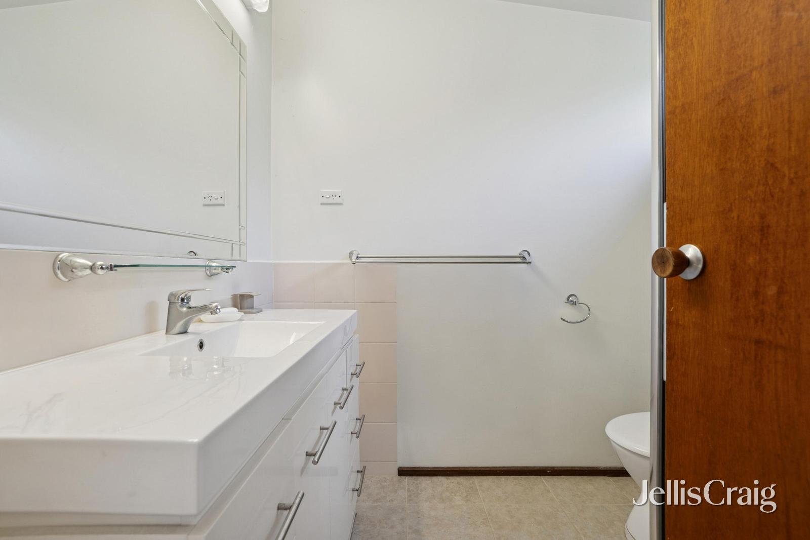 4 Caringal Avenue, Doncaster image 8