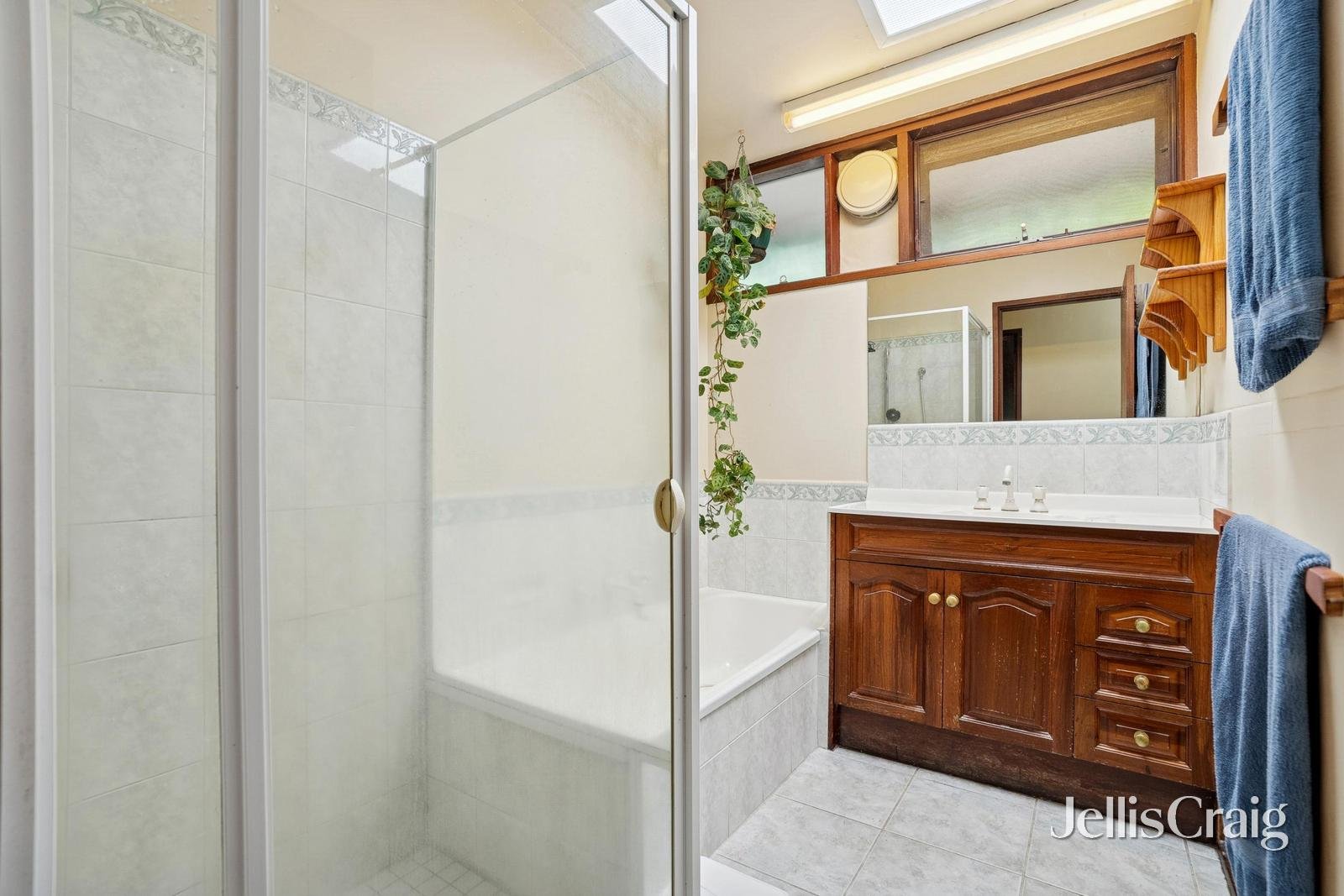 4 Caringal Avenue, Doncaster image 10