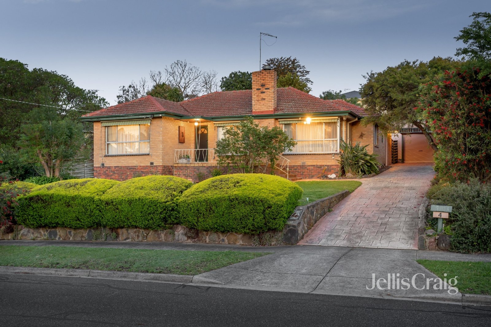 4 Carisbrook Crescent, Lower&nbsp;Plenty image 1