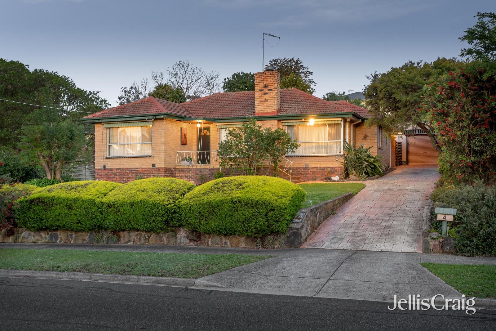 4 Carisbrook Crescent, Lower Plenty image 1