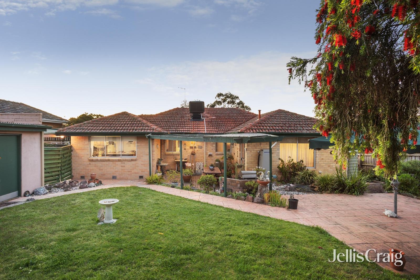 4 Carisbrook Crescent, Lower Plenty image 12