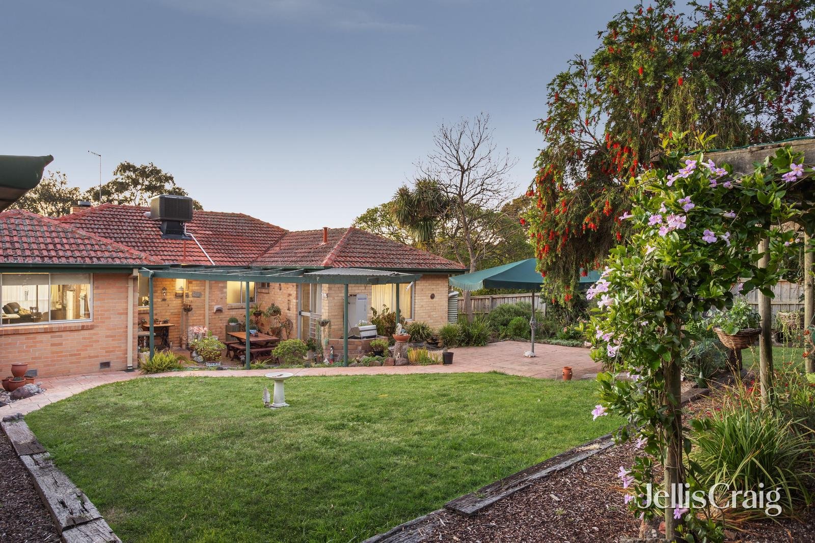 4 Carisbrook Crescent, Lower Plenty image 14