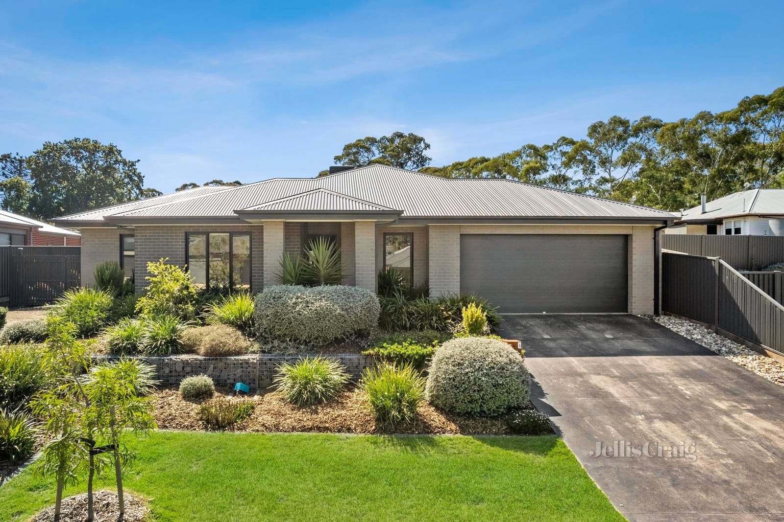 4 Carloway Drive, Mckenzie Hill image 2