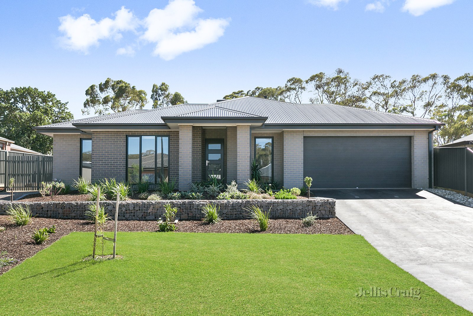 4 Carloway Drive, Mckenzie Hill image 1