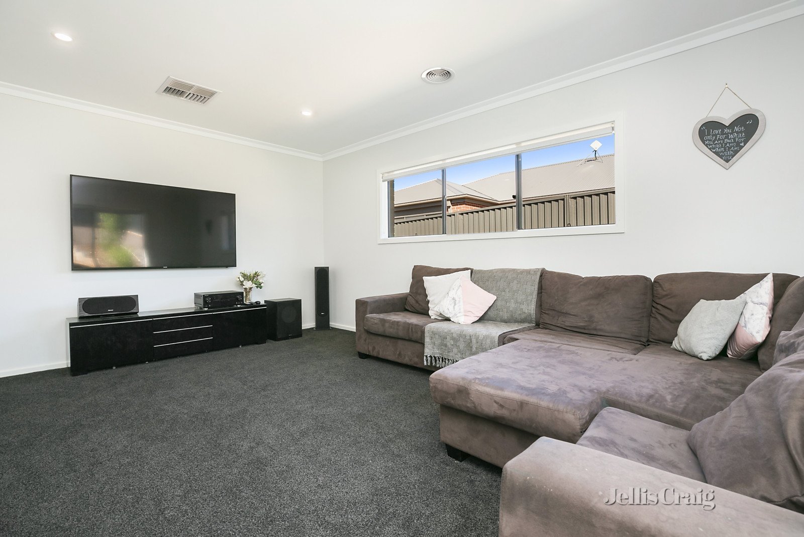 4 Carloway Drive, Mckenzie Hill image 11