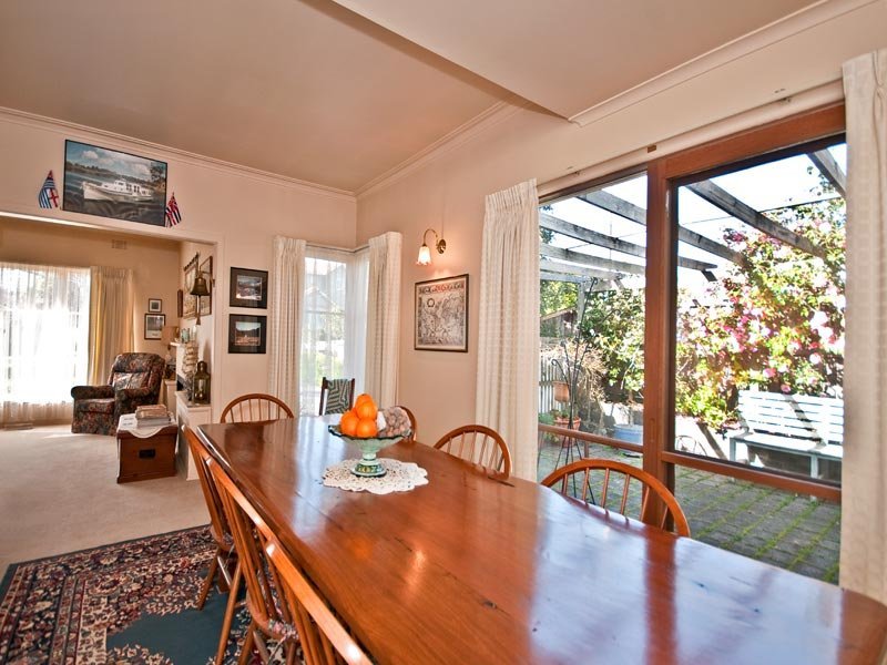 4 Caroline Street, Box Hill North image 3